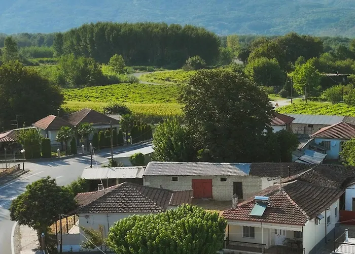 Roots House Pozar * Piperies