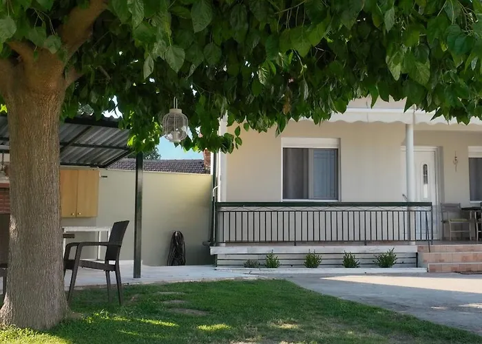 Roots House Pozar 度假居 *