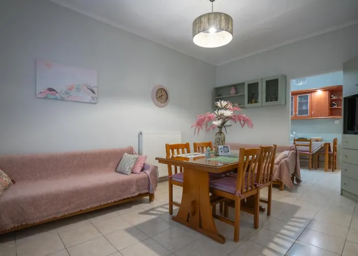 Roots House Pozar Piperies